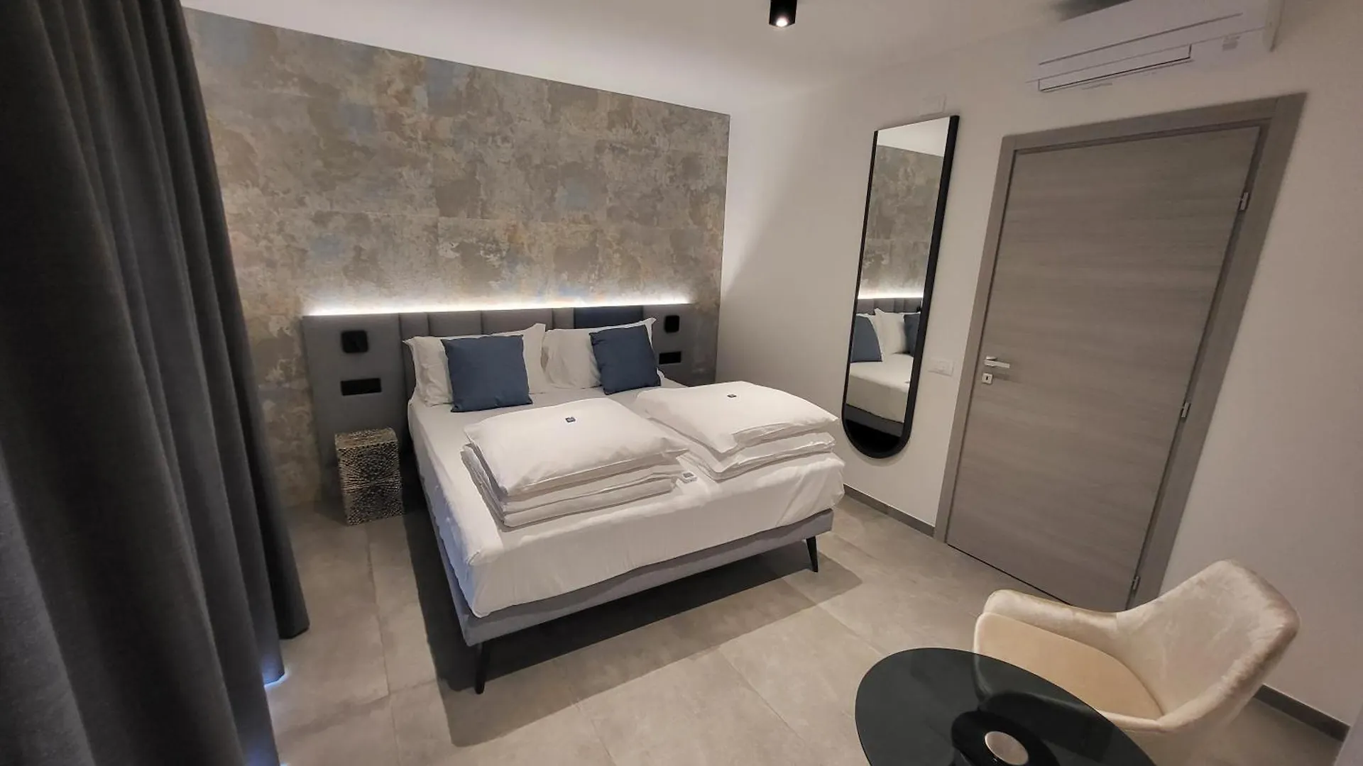 Attilio High Living Suites - Adults Only Torri Del Benaco Italia