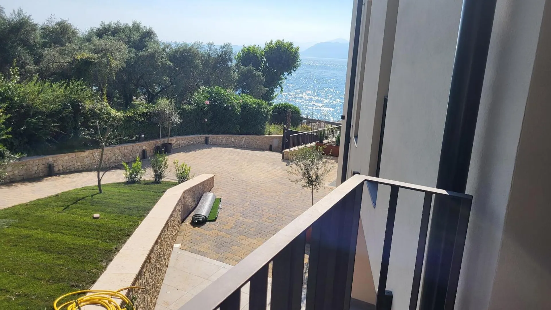 Aparthotel Attilio High Living Suites - Adults Only Torri Del Benaco
