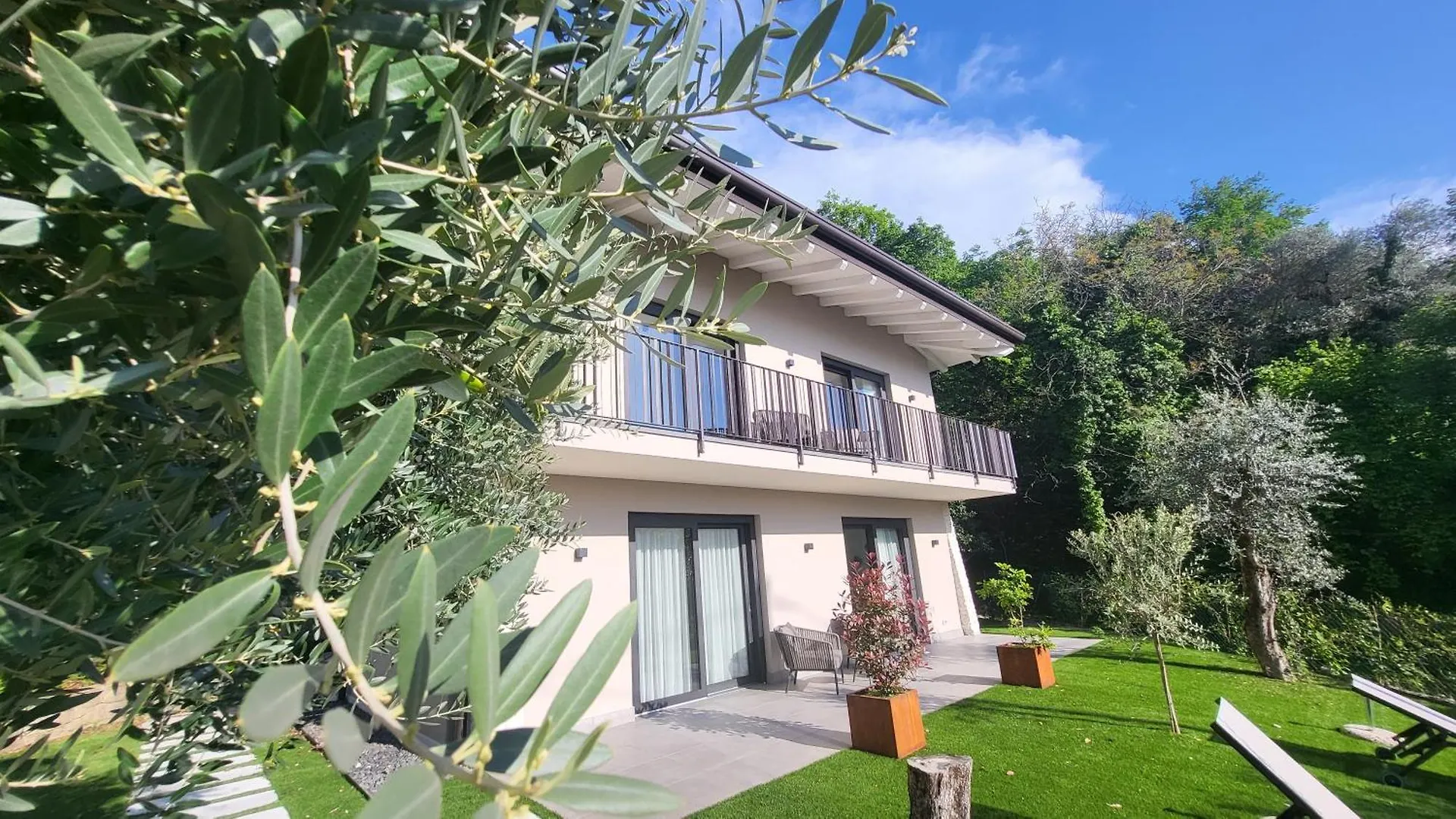 Aparthotel Attilio High Living Suites - Adults Only Torri Del Benaco