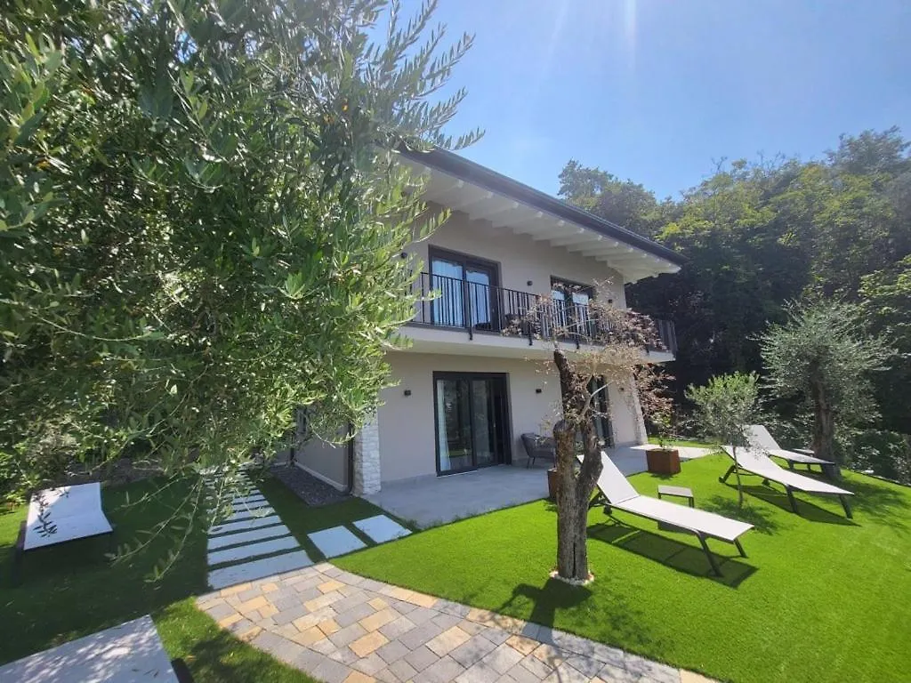 Attilio High Living Suites - Adults Only Torri Del Benaco 0*,